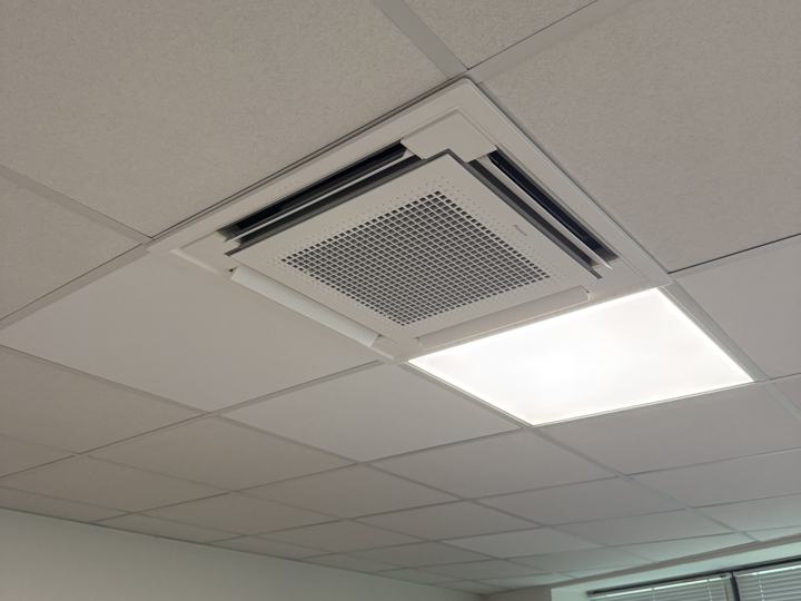 Cassette de climatisation en faux plafond