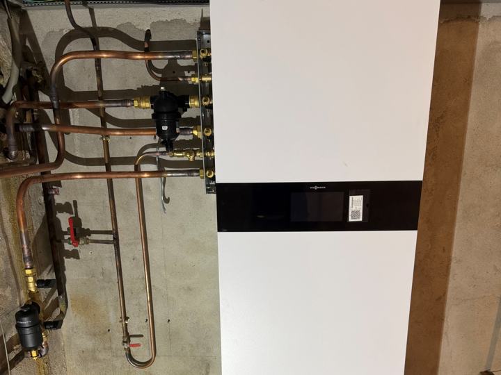 Module intérieur de pompe à chaleur air/eau en chaufferie
