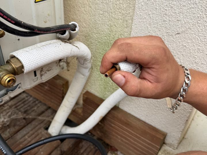 Contrôle des raccords d'une unité extérieure